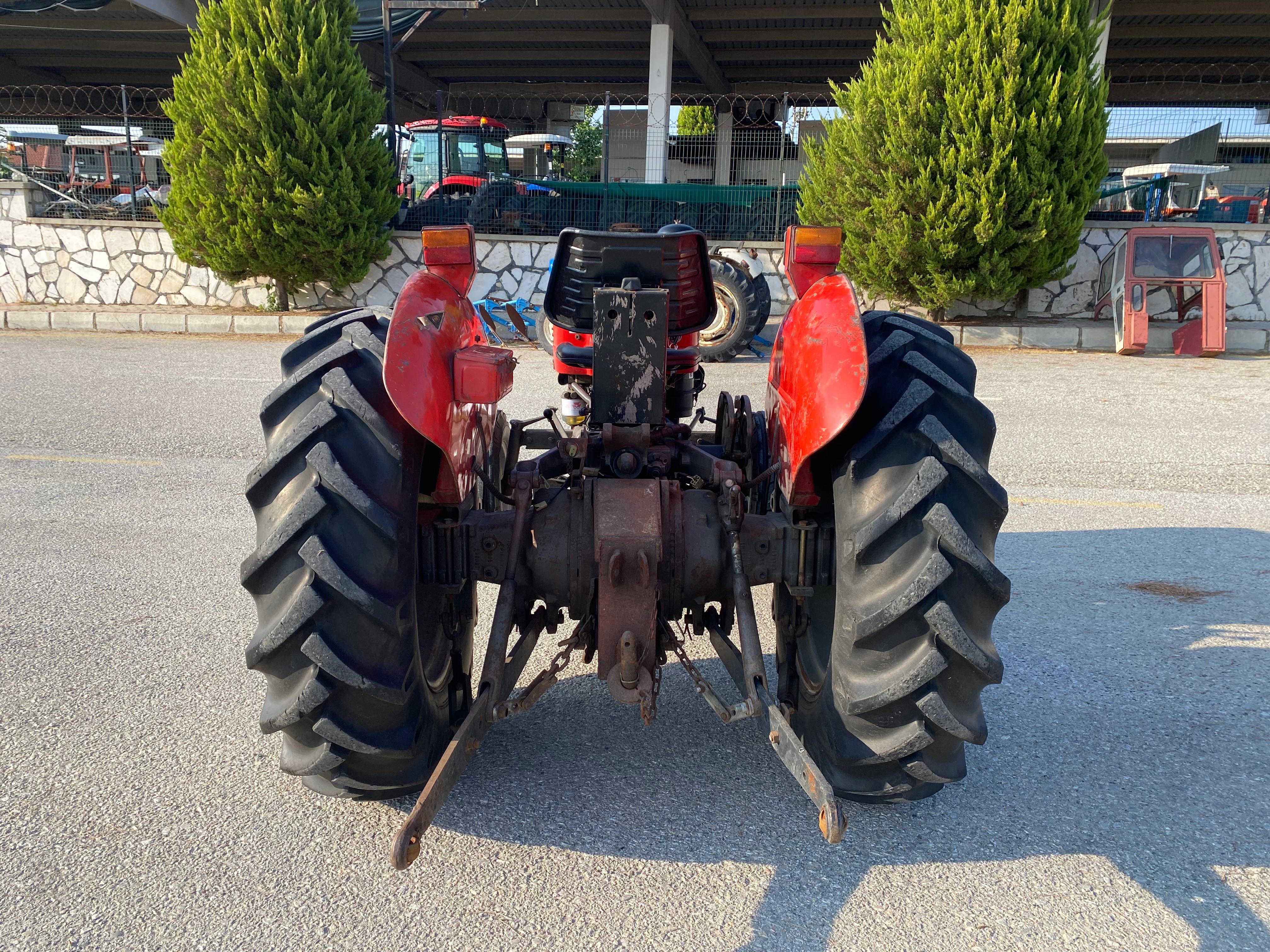 1995 240 Massey Arka Görünüm